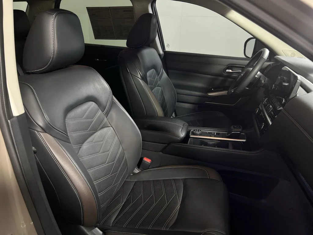 Used 2024 Beige Nissan Platinum image 26