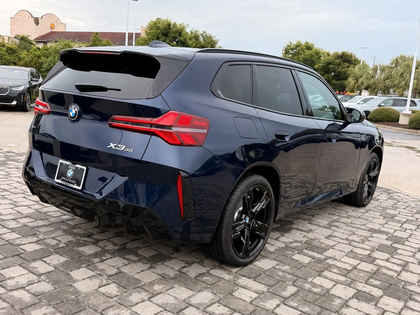 New 2026 Tanzanite Blue II Metallic BMW 30 xDrive image 9