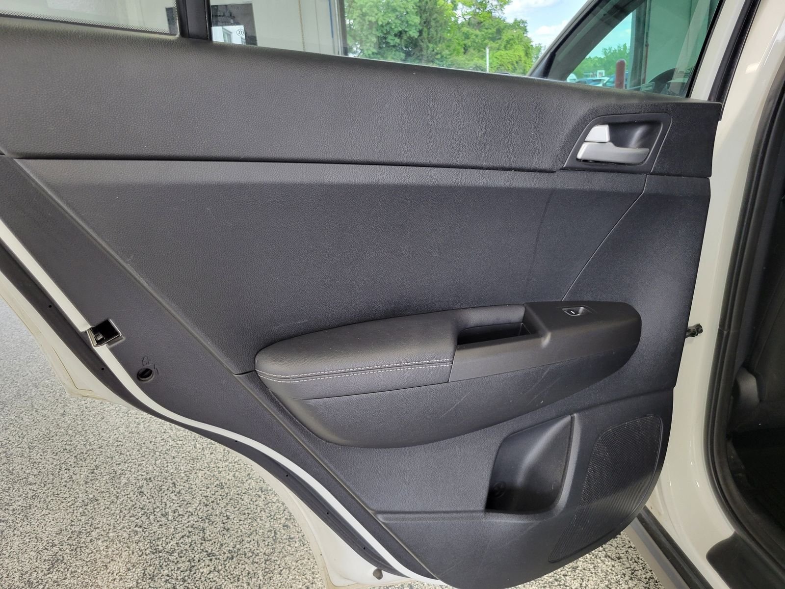 Used 2019 White Kia LX image 24