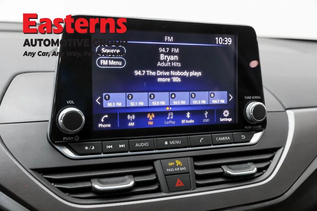 Used 2023 White Nissan 2.5 SR image 19