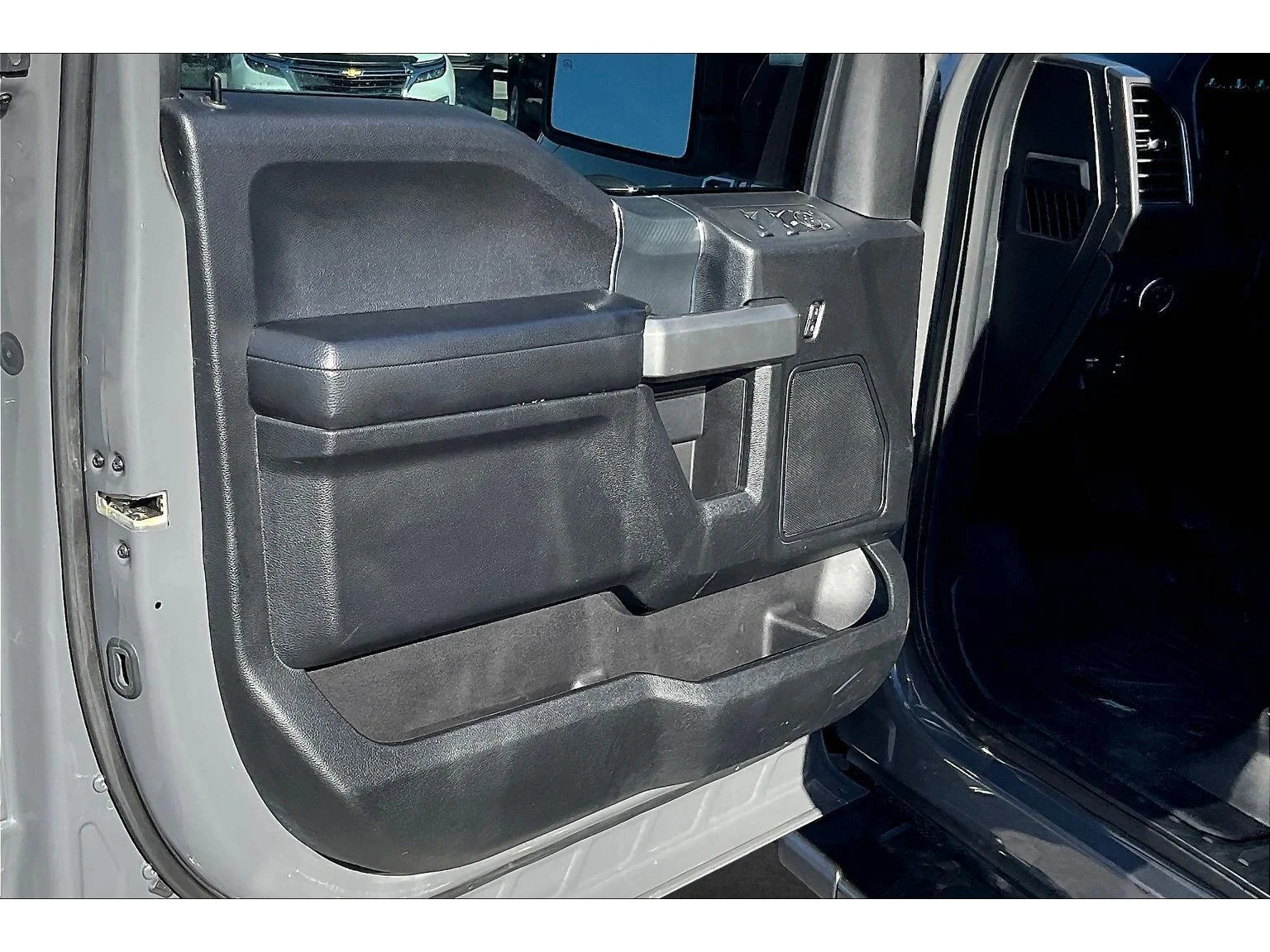 Used 2018 Gray Ford XL image 16