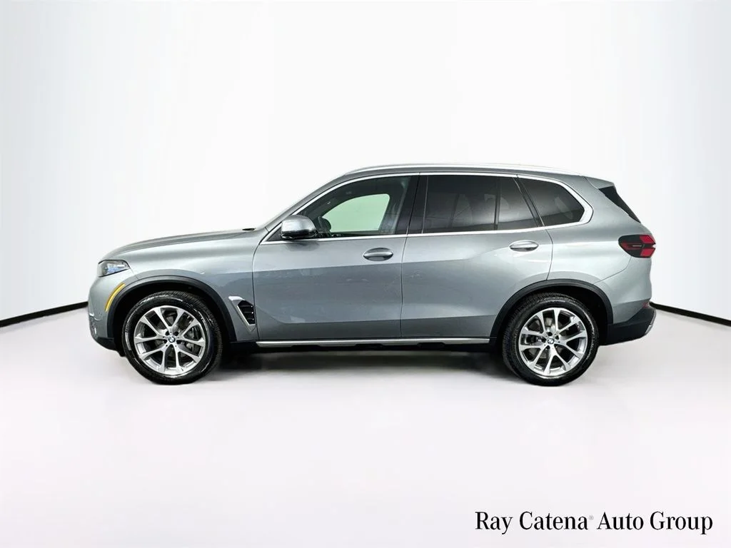 Used 2026 Gray BMW xDrive40i image 4
