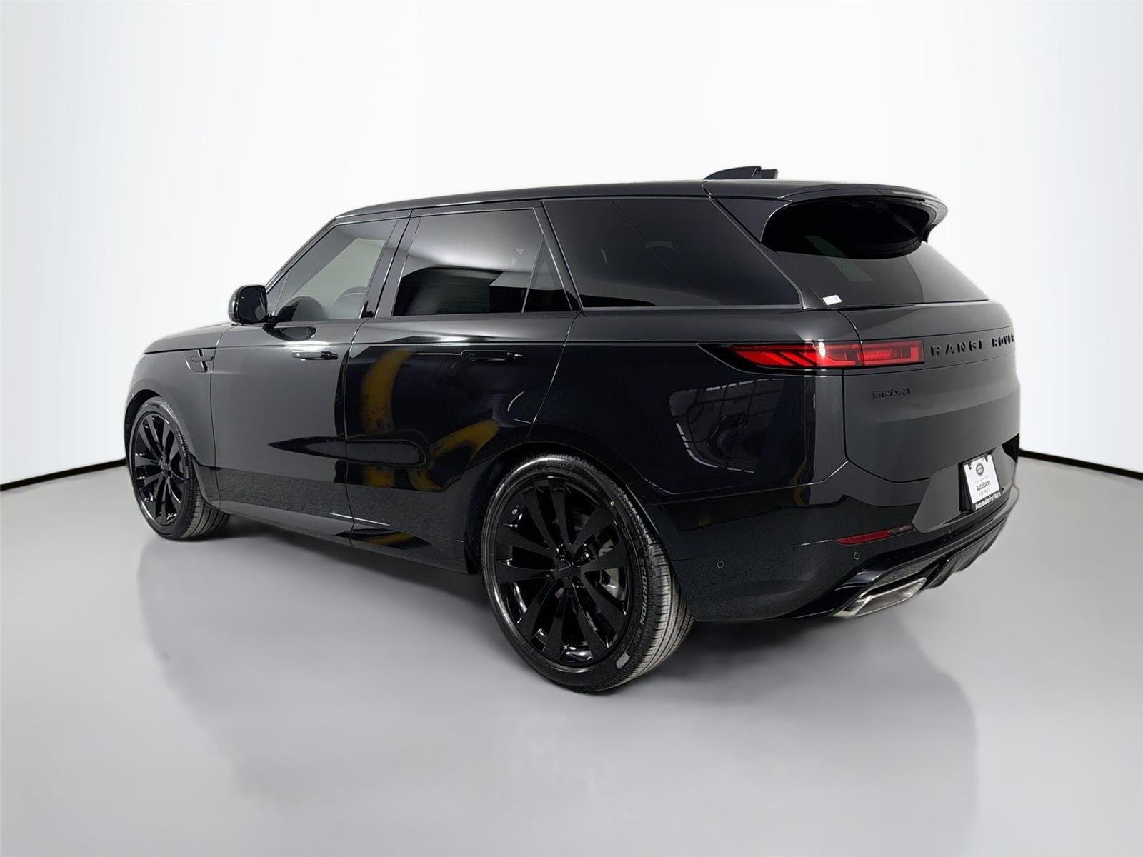 New 2026 Santorini Black LAND ROVER Dynamic SE image 7