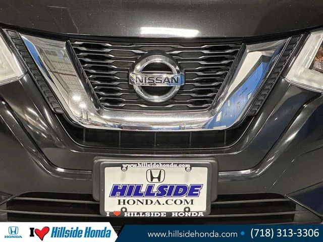 Used 2017 Magnetic Black Nissan SL image 9
