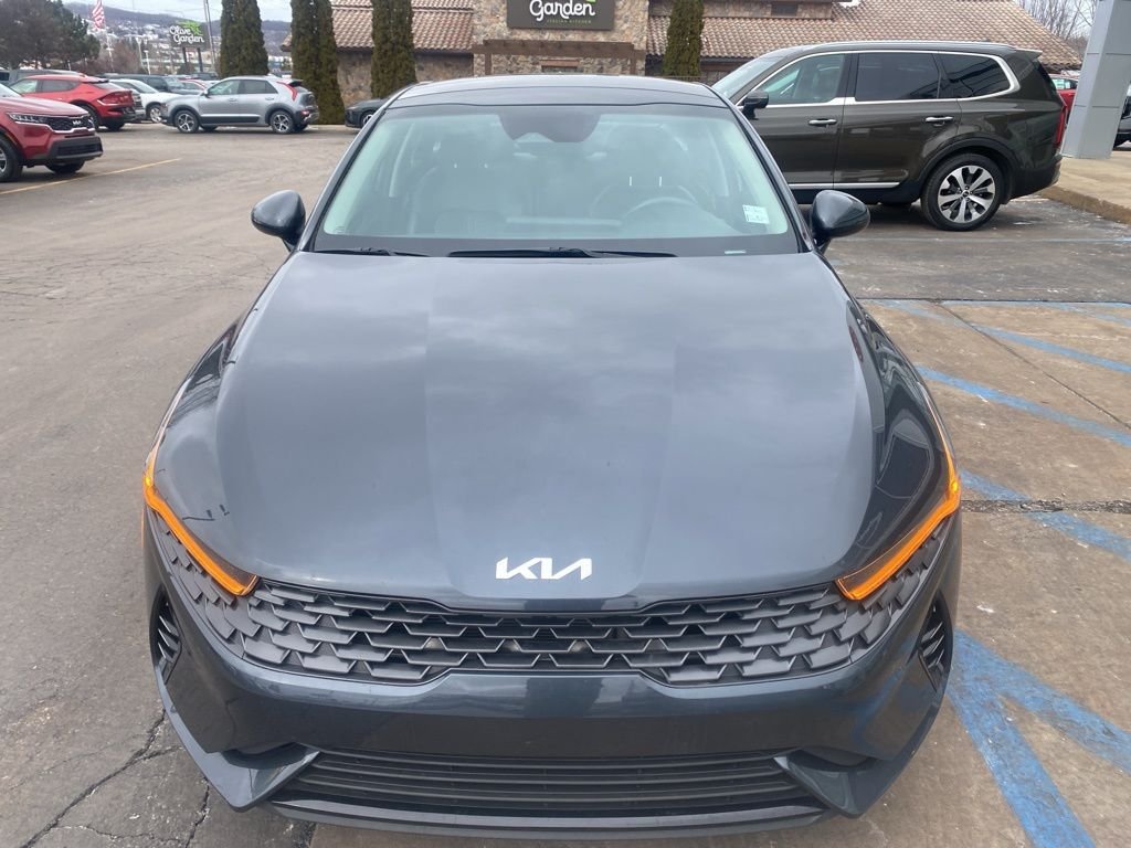 Used 2023 Gravity Gray Kia EX image 5