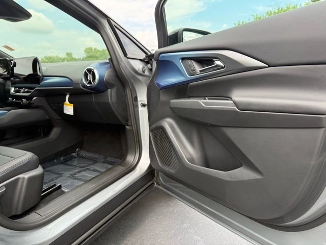 2025 Chevrolet Equinox EV LT - Photo 9