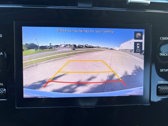 Used 2024 White Pearl Hyundai SEL image 25