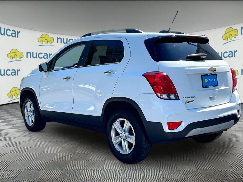 Used 2018 White Chevrolet LT image 4