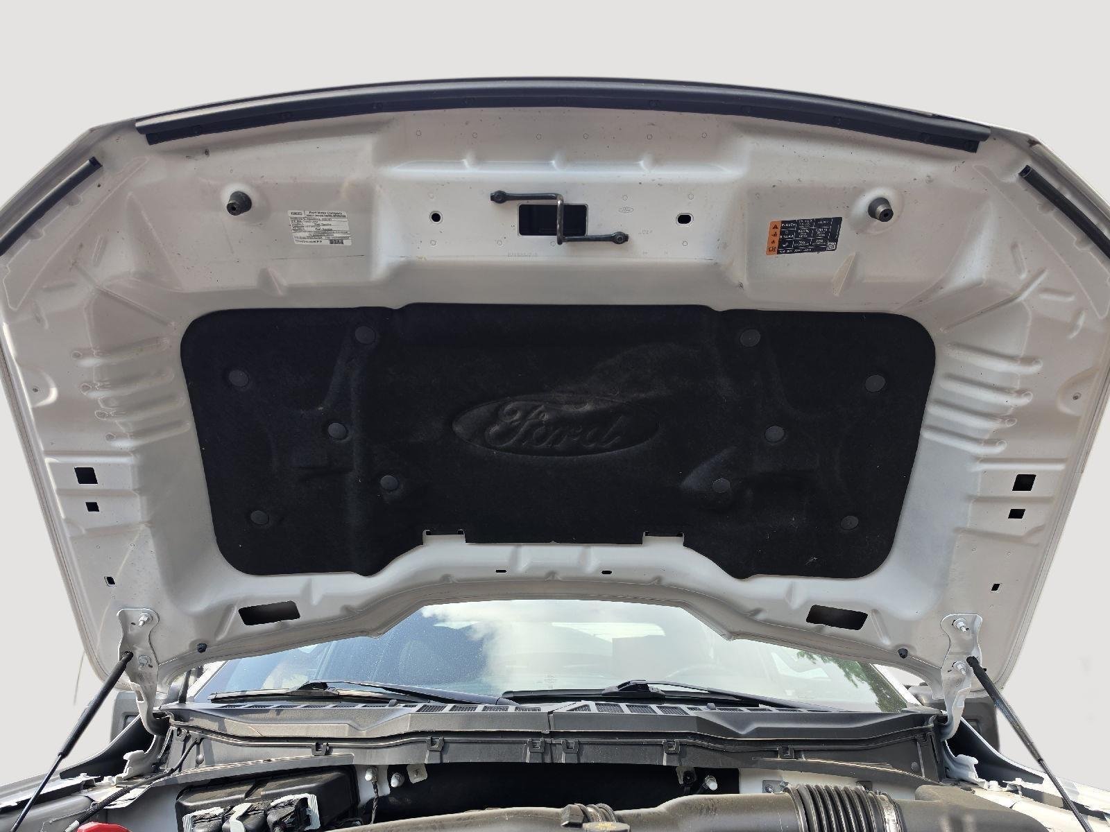 Used 2023 Oxford White Ford XLT image 31