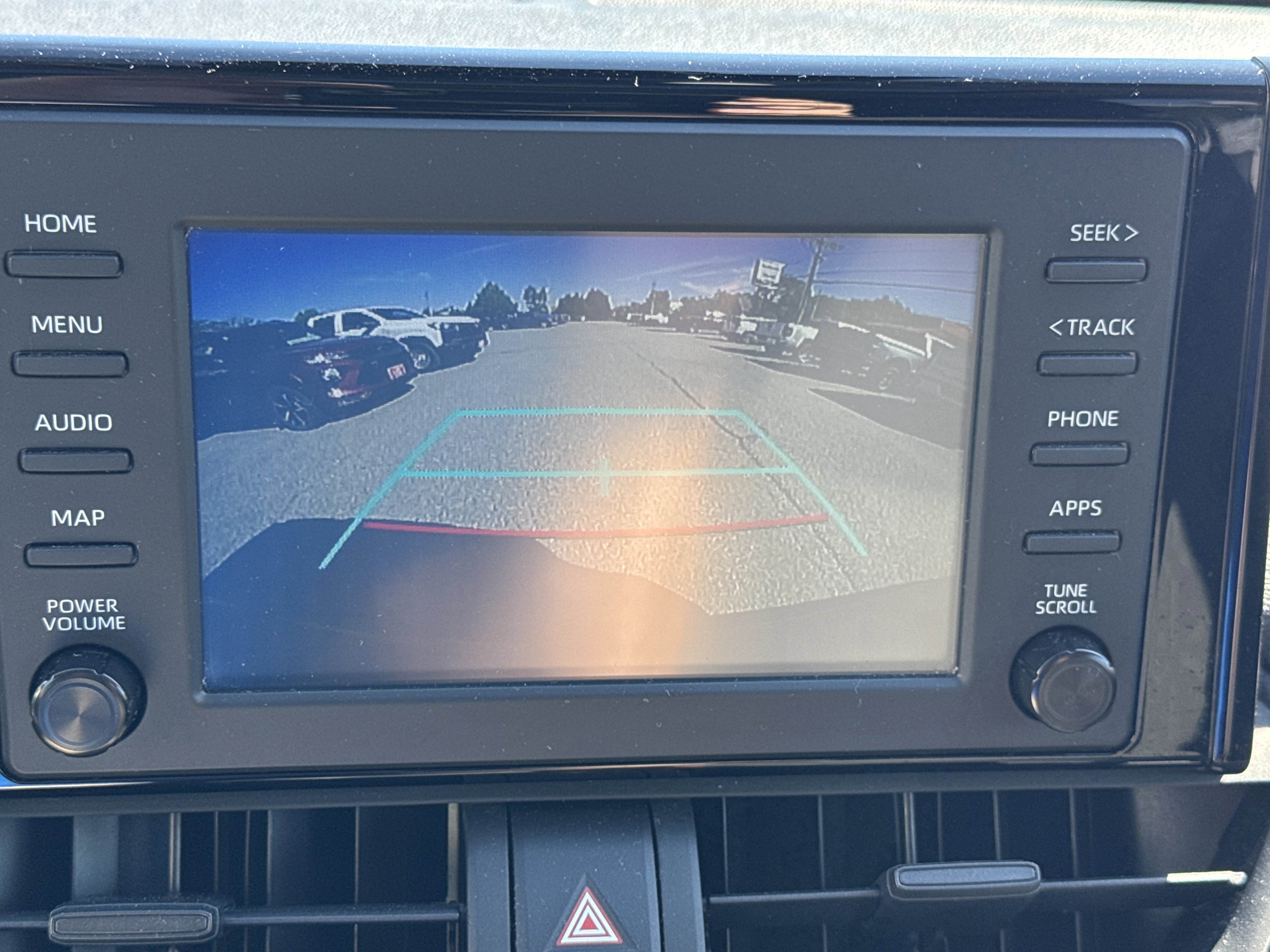 Used 2019 RUBY FLARE PEARL Toyota XLE image 21