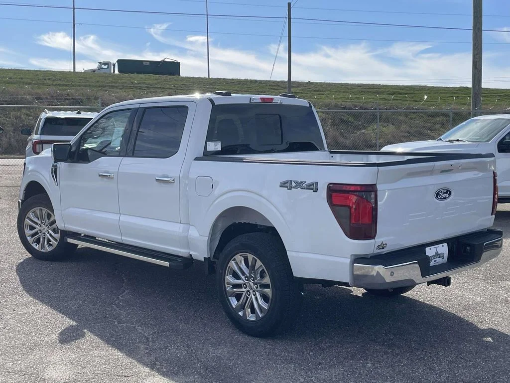 New 2026 White Ford XLT image 5