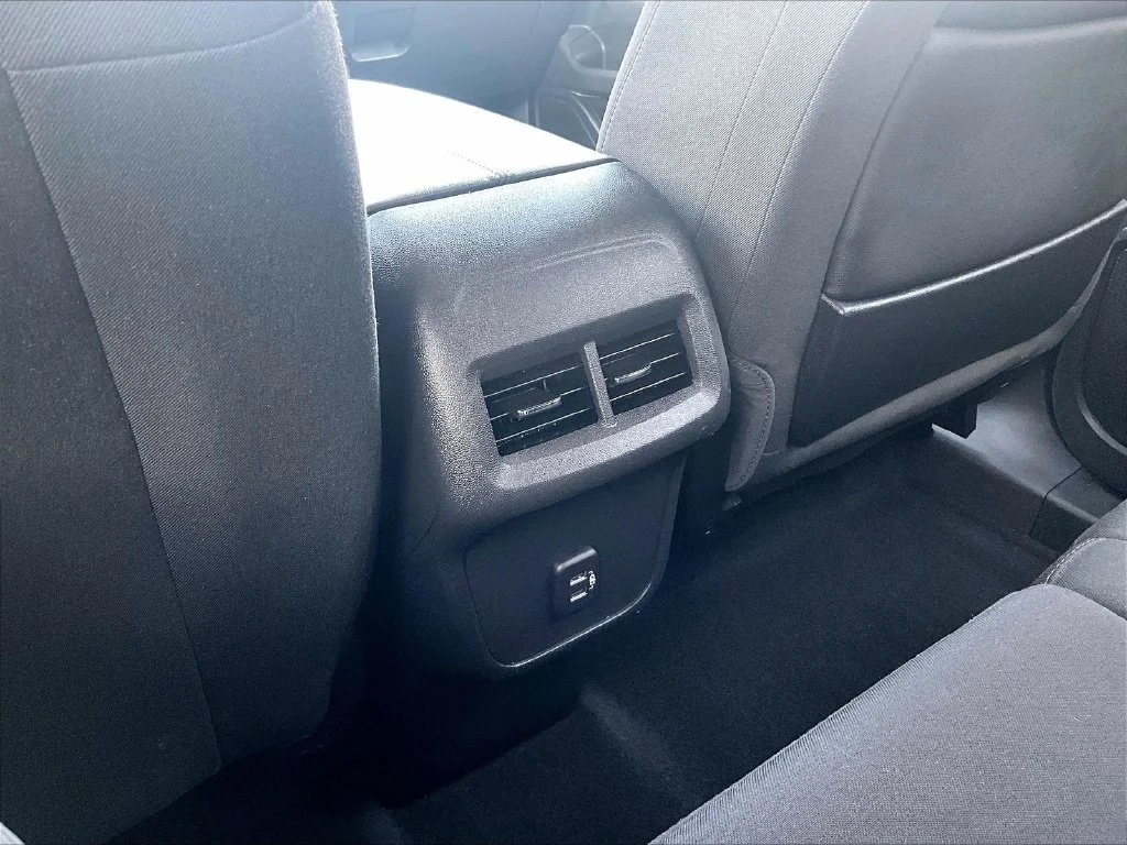 Used 2023 Silver GMC SLE image 33