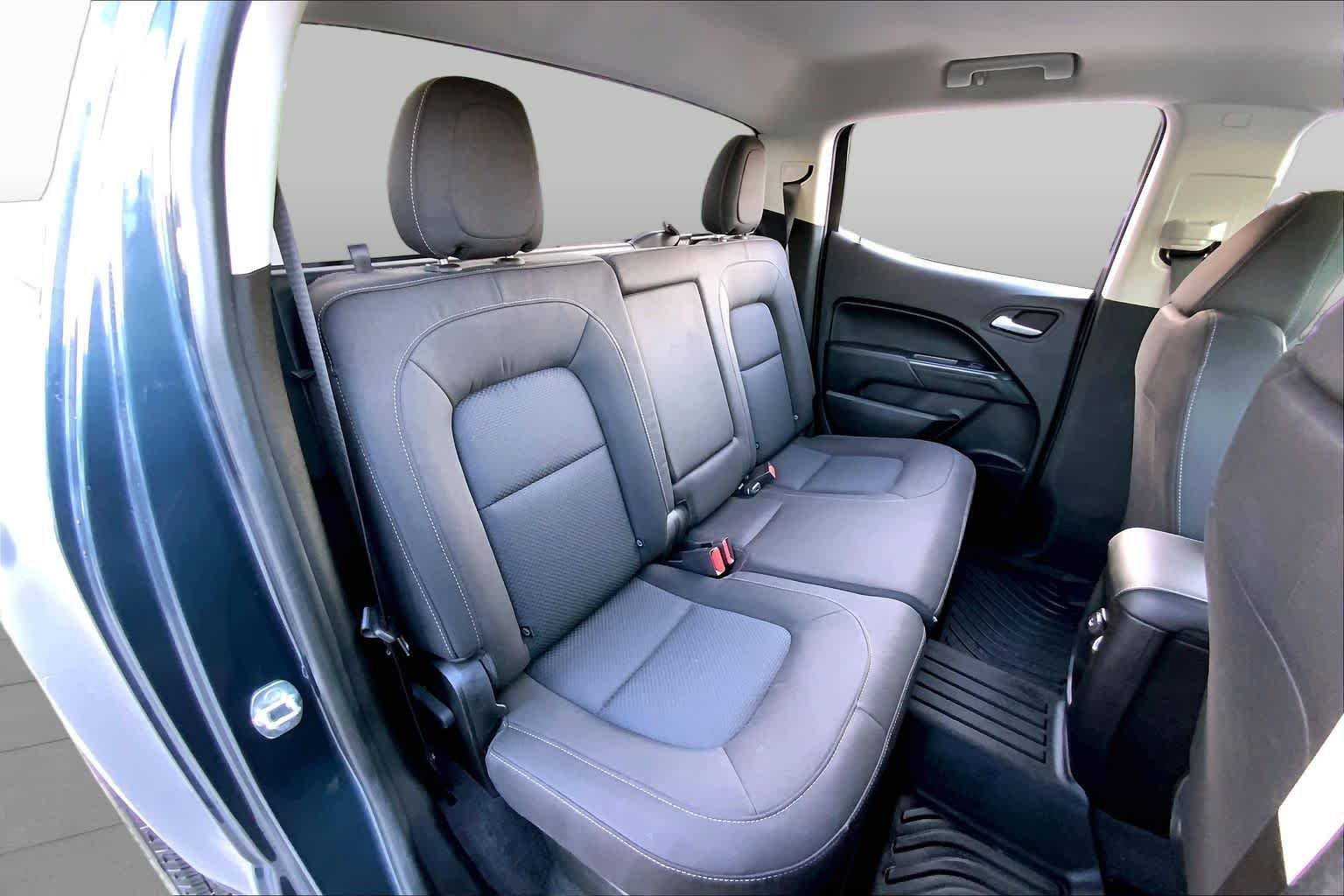 Used 2019 Shadow Gray Metallic Chevrolet 4WD LT image 20