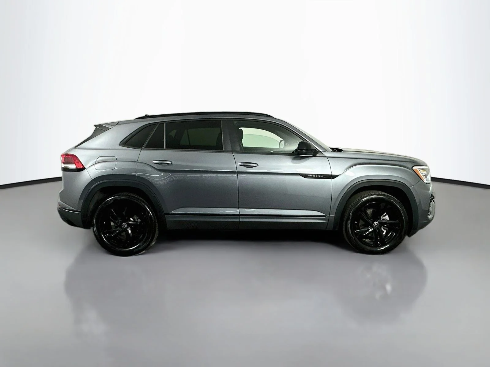 Used 2025 Platinum Gray Metallic Volkswagen 2.0T SEL R-Line Black image 8