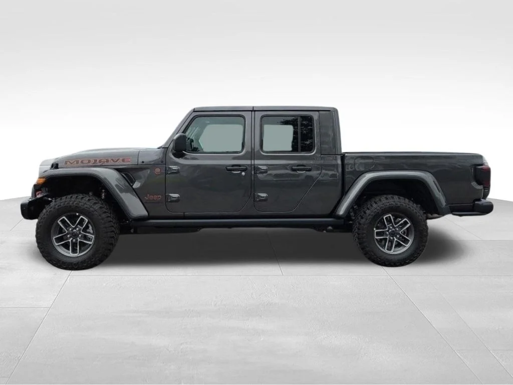 New 2026 Granite Crystal Metallic Clear-Coat Exterior Paint Jeep Mojave X image 2