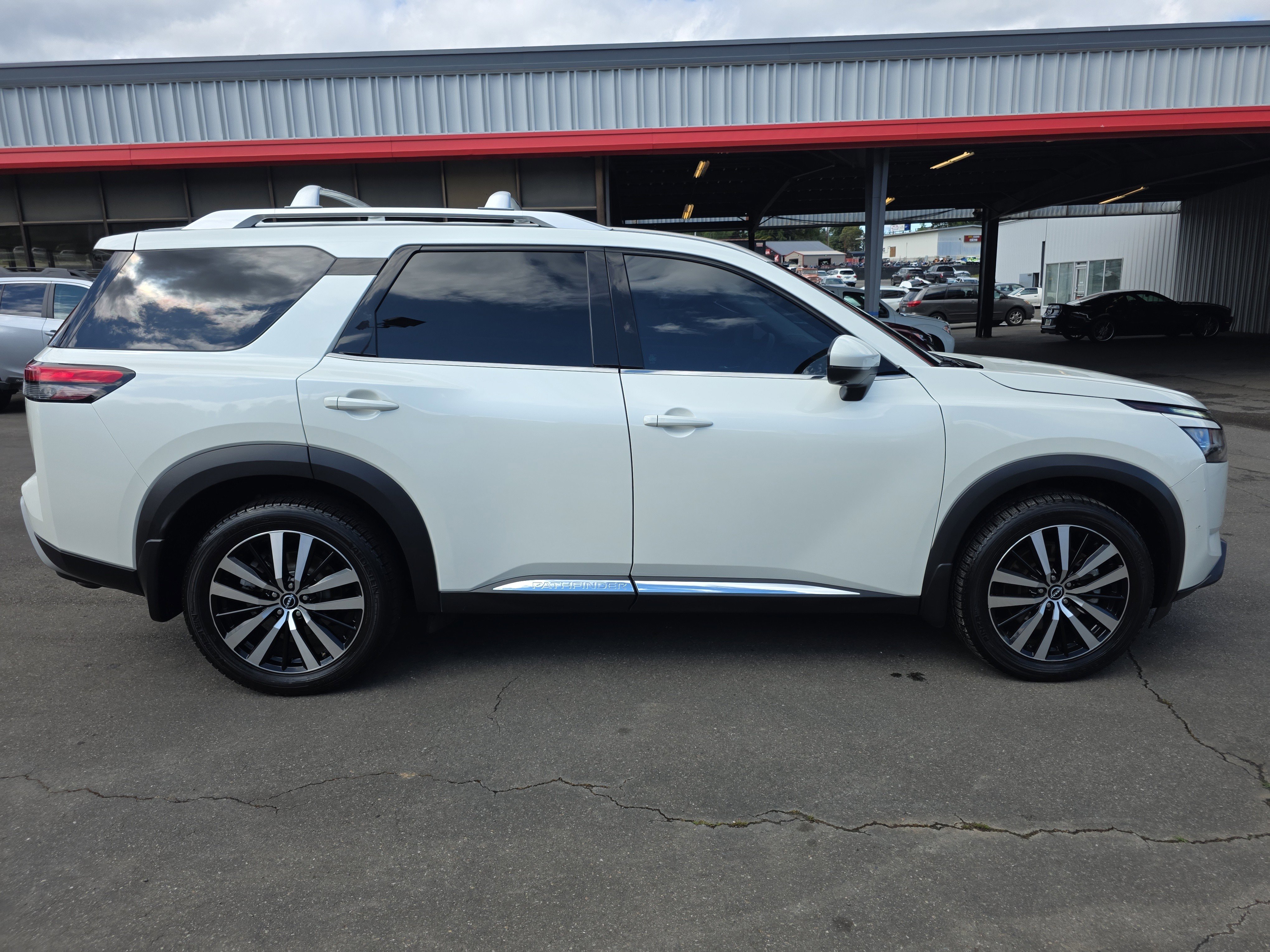 Certified Used 2023 Pearl White Tricoat Nissan Platinum image 7