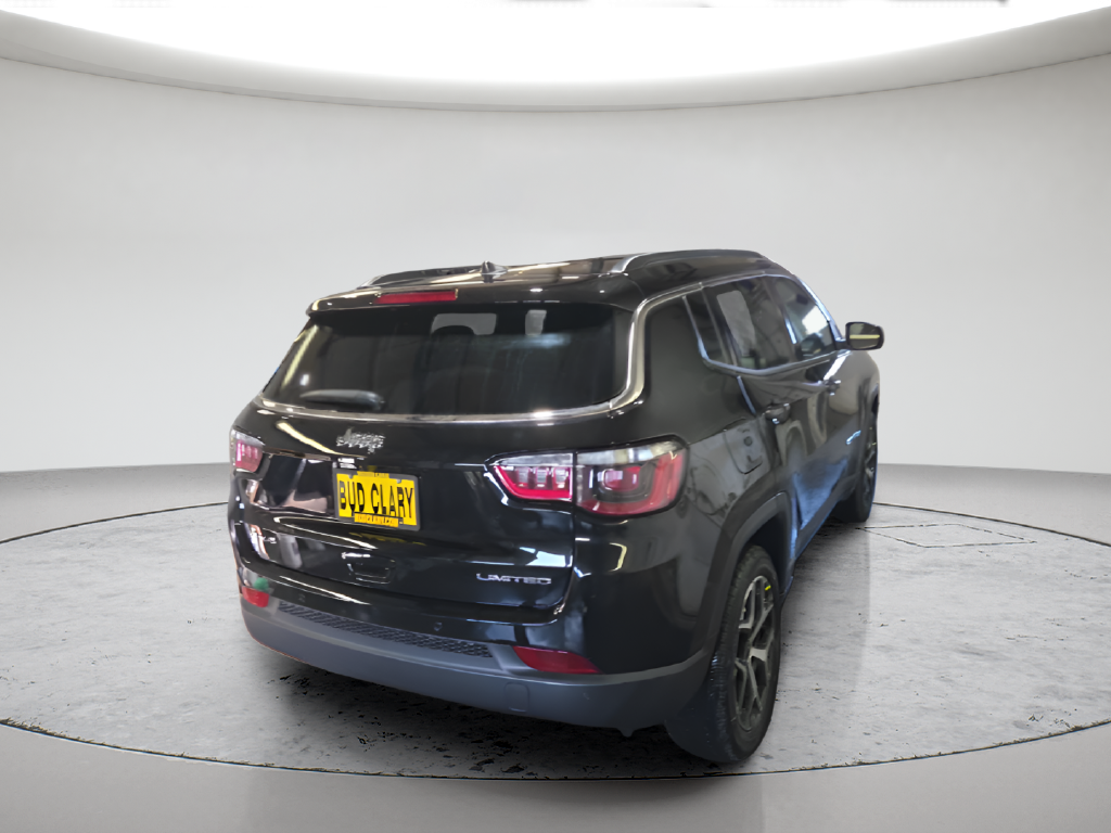 New 2026 Diamond Black Crystal Pearl-Coat Exterior Paint Jeep Limited image 6