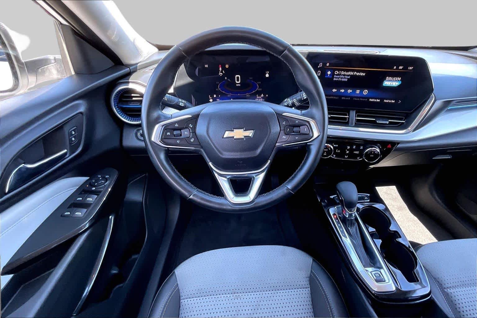 Used 2024 Summit White Chevrolet LT image 6