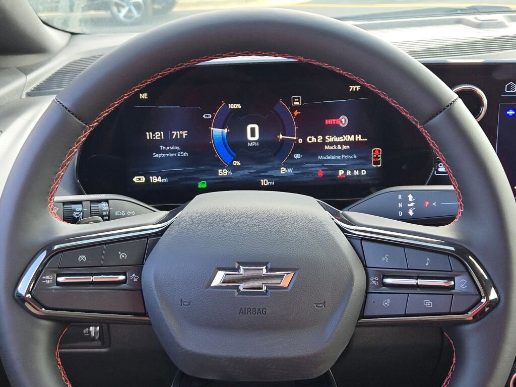 2025 Chevrolet Equinox EV RS - Photo 32