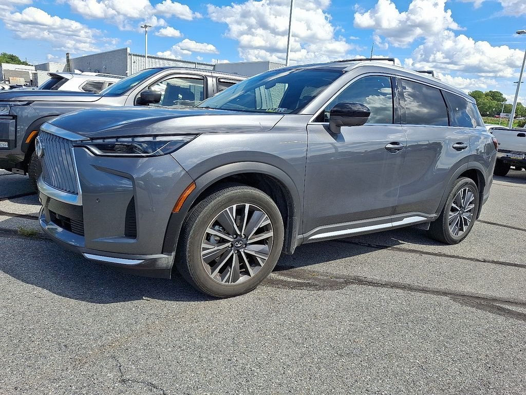 Used 2026 Gray INFINITI LUXE image 3
