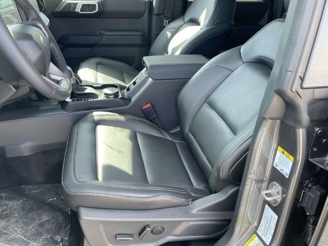 New 2026 Carbonized Gray Metallic Ford Badlands image 10