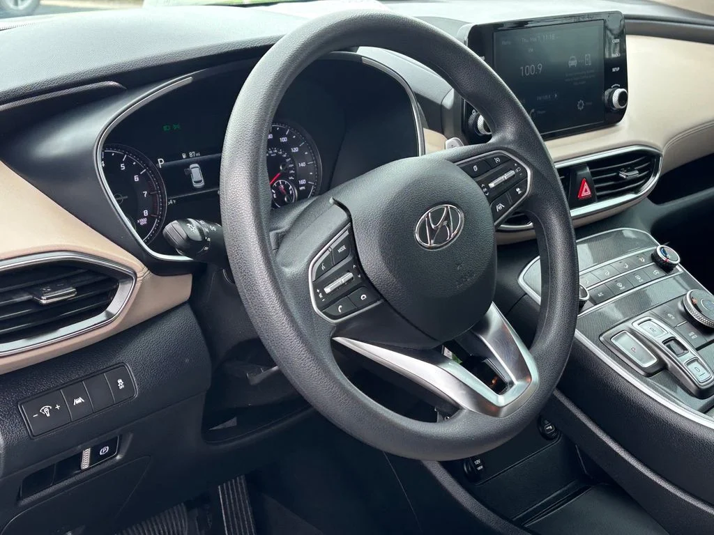 Used 2022 Gray Hyundai SE image 9