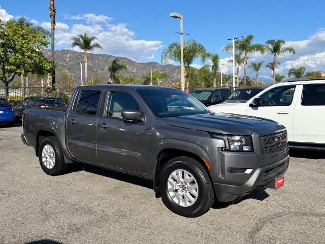 Used 2022 Gray Nissan SV image 2