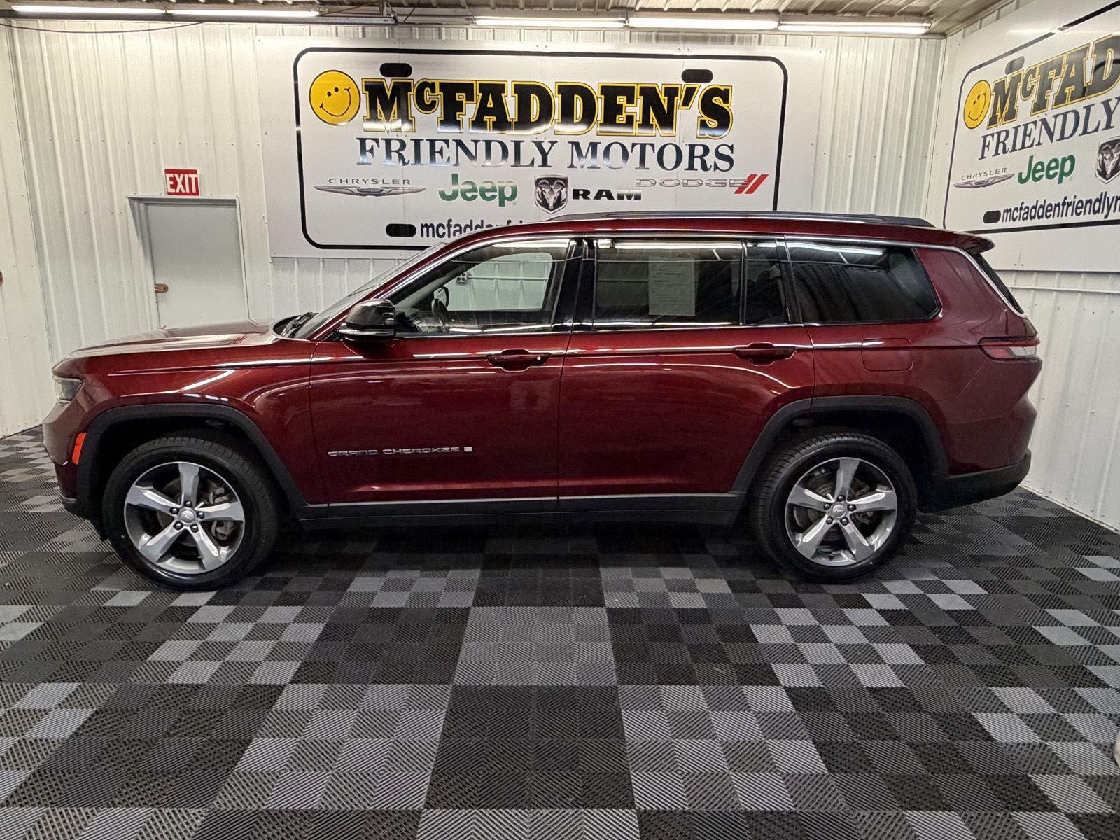 Used 2021 Velvet Red Pearlcoat Jeep Limited image 8