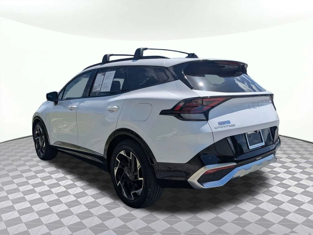 Used 2025 White Kia SX-Prestige image 5