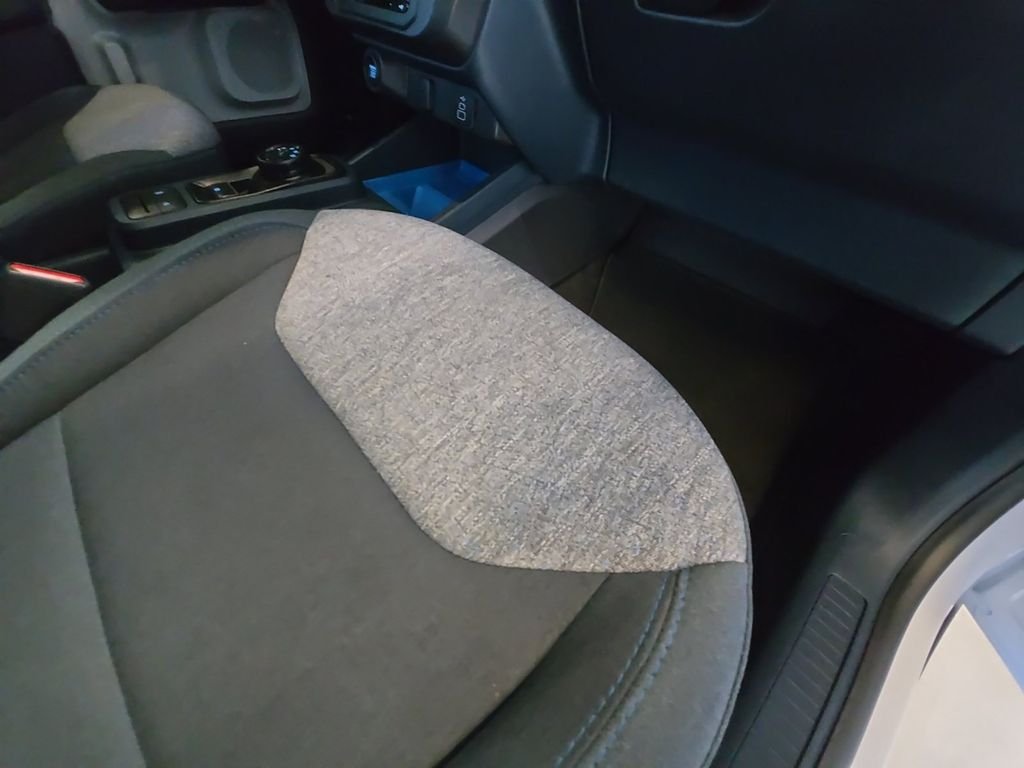 Used 2025 White Ford XLT image 30