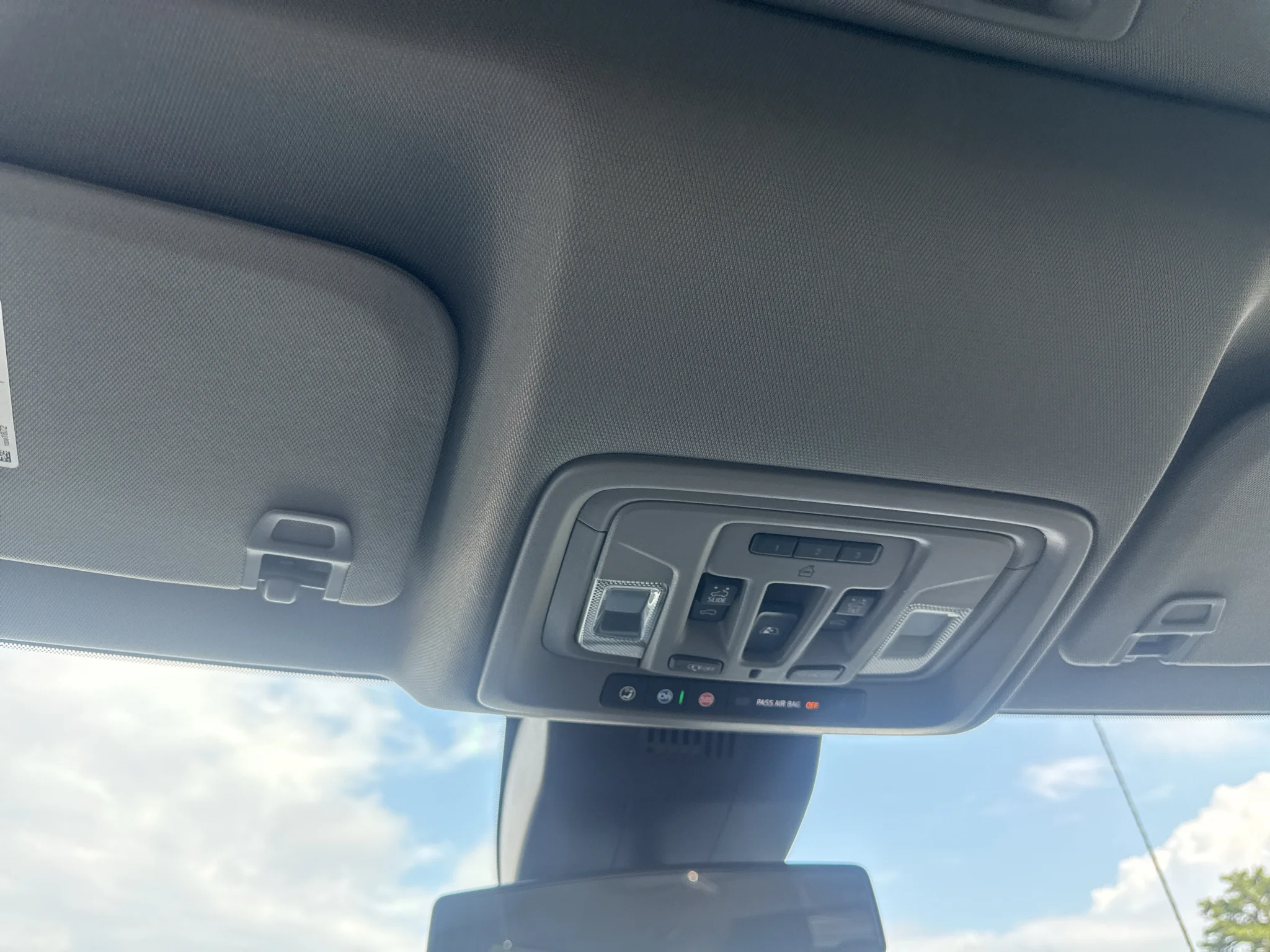 Used 2024 Summit White GMC Elevation image 30