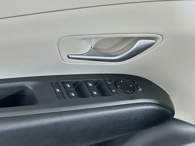 New 2026 Hyundai TUCSON HYBRID SEL