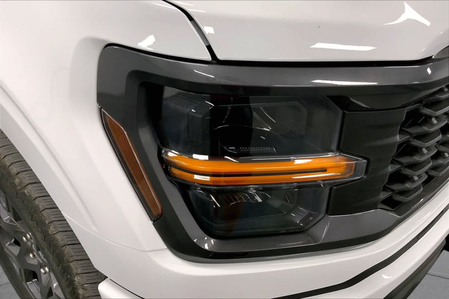 New 2026 Oxford White Ford STX image 13