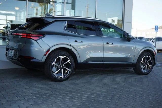2025 Chevrolet Equinox EV LT - Photo 23