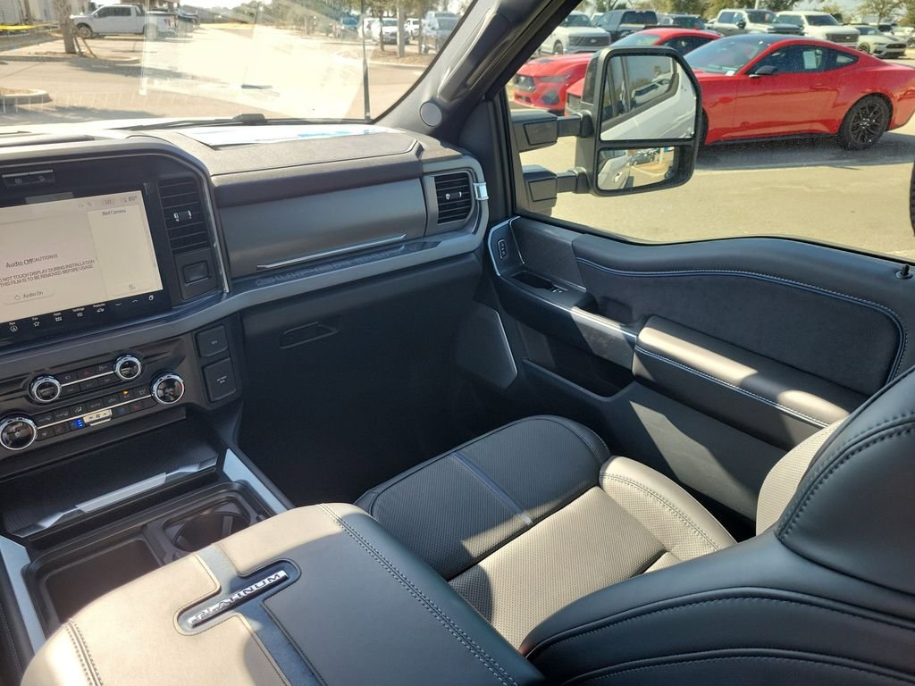 2025 Ford F-350 Super Duty Platinum - Photo 14
