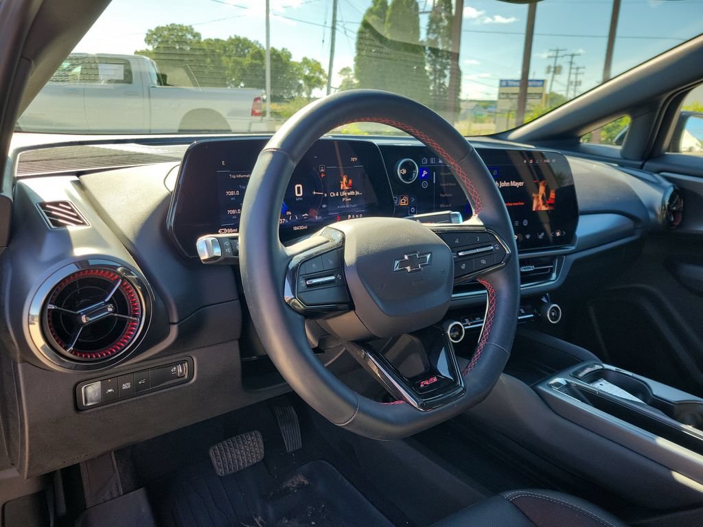 2024 Chevrolet Equinox EV RS - Photo 21