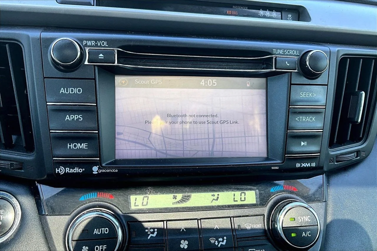 Used 2018 Gray Toyota XLE image 12