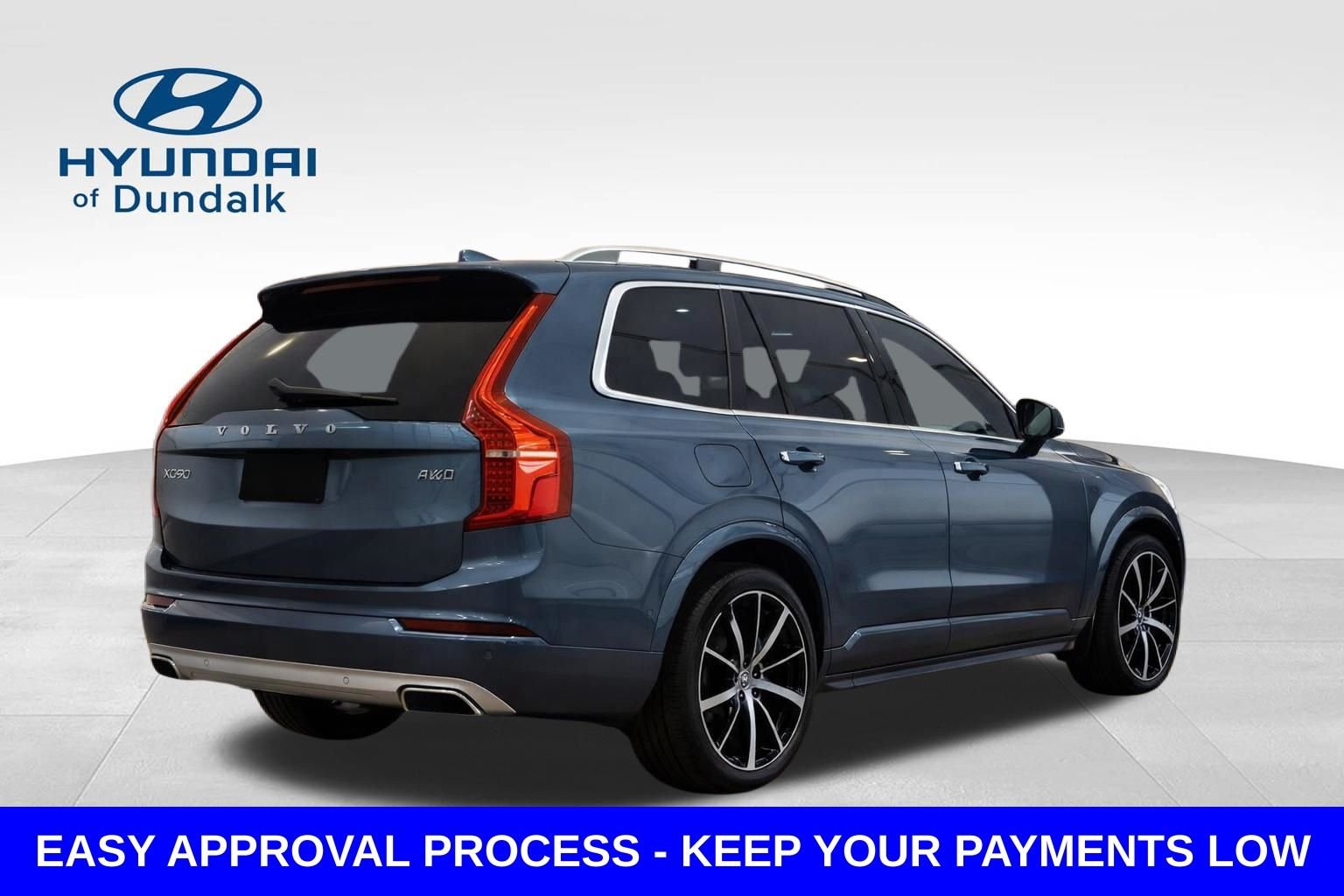Used 2018 Blue Volvo T6 Momentum image 2