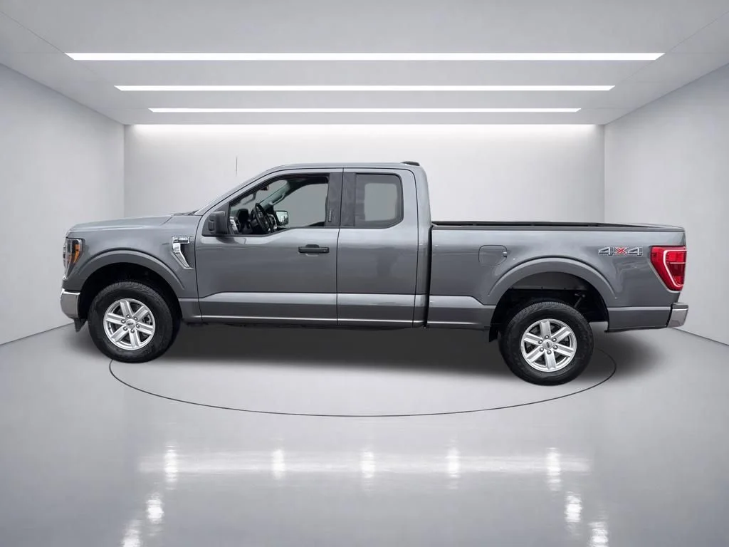 Used 2023 Carbonized Gray Metallic Ford XLT image 4