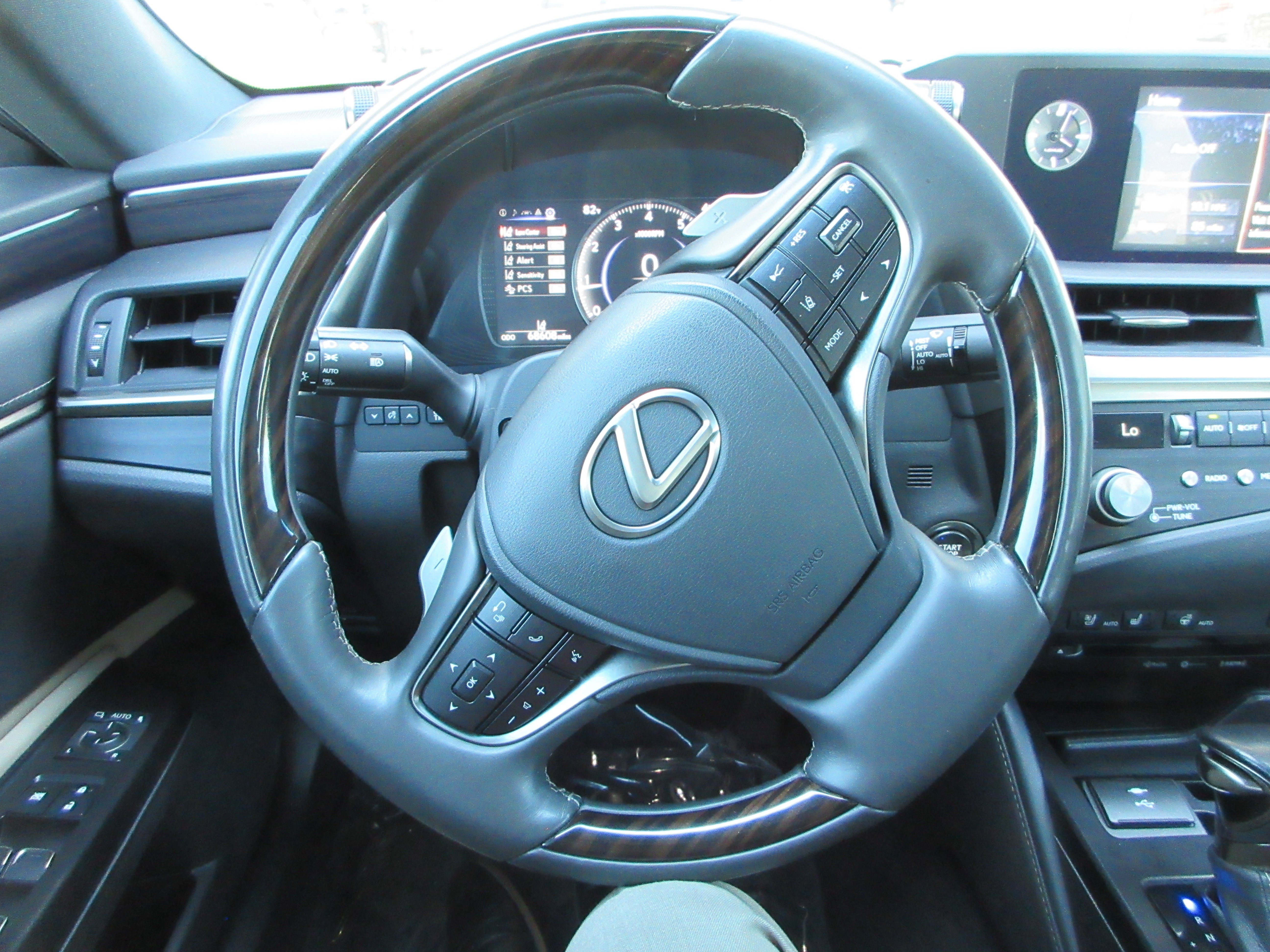 Used 2021 White Lexus 250 image 34