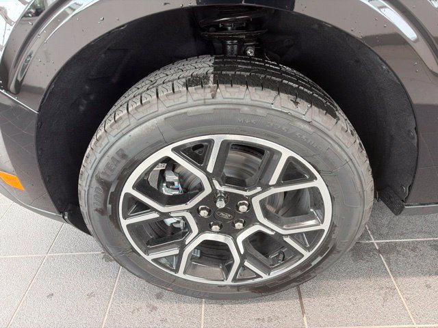 New 2026 Shadow Black Ford XLT image 6