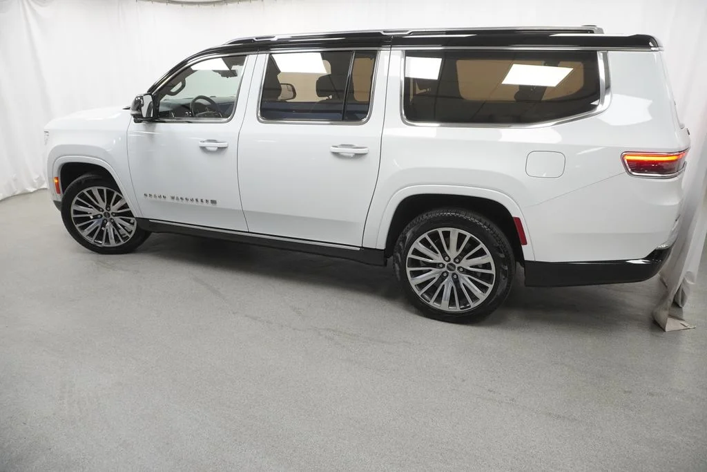 Used 2023 White Jeep Series III image 31