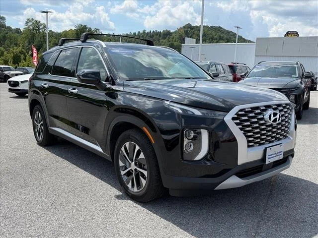 Used 2022 Black Hyundai SEL image 16