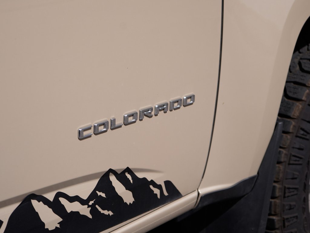 Used 2022 Black Chevrolet 4WD Z71 image 16