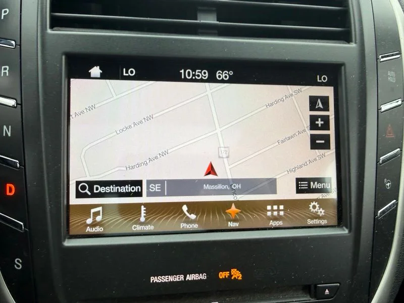Used 2017 Black Lincoln Reserve image 14
