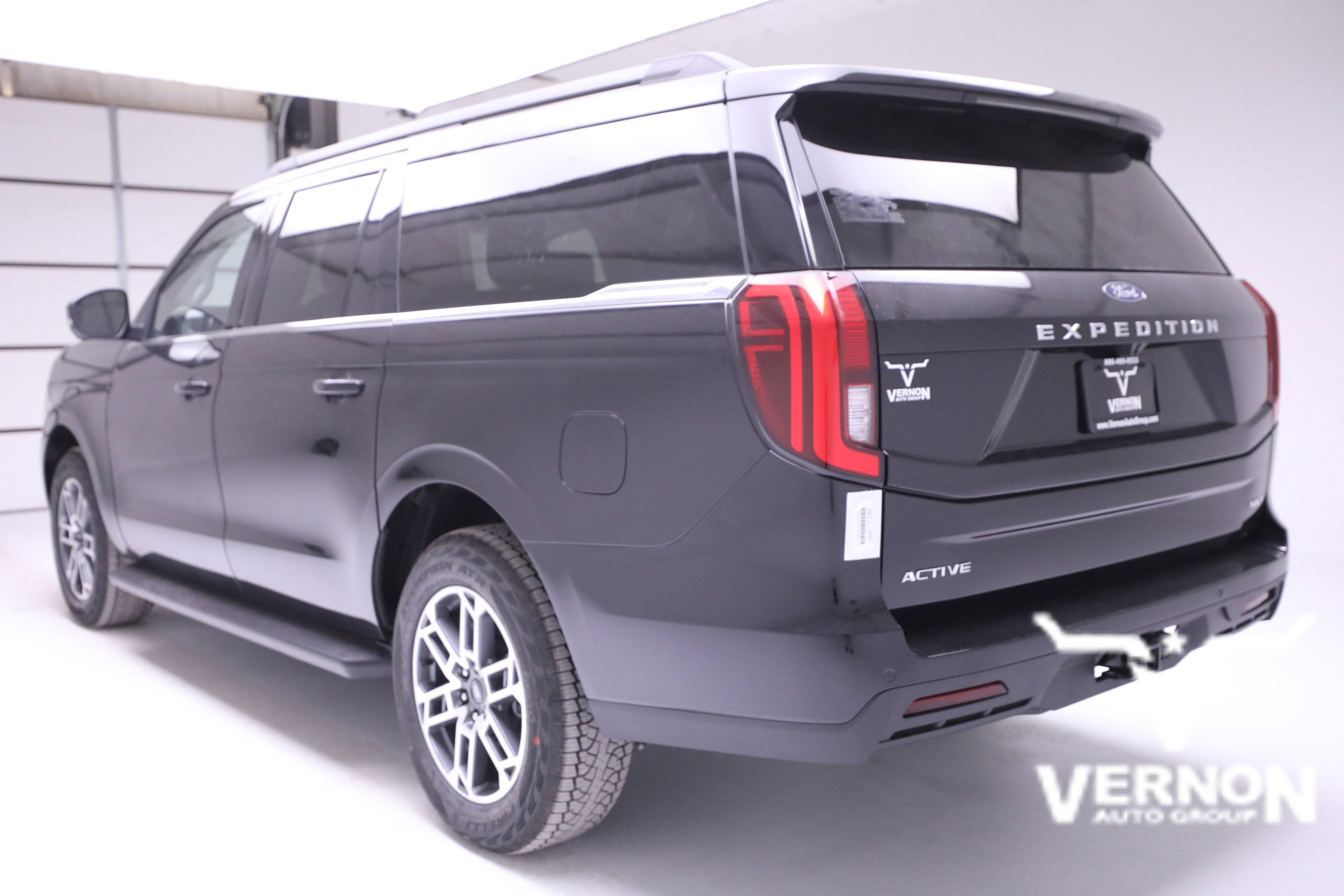 New 2026 Agate Black Metallic Ford  image 3