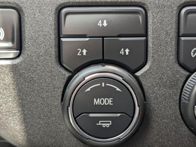 Used 2025 White Chevrolet LT image 27