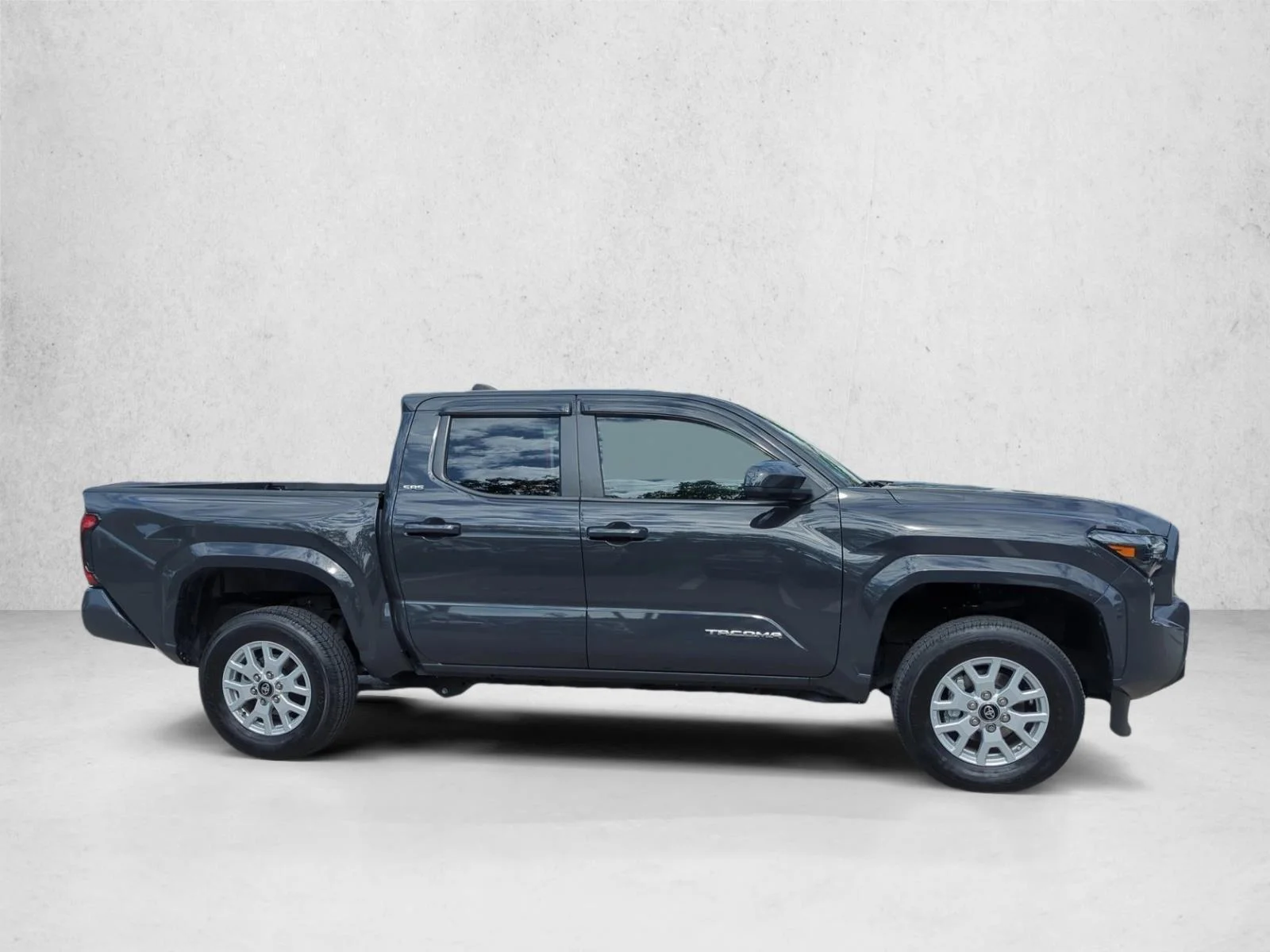 Used 2025 Underground Toyota SR5 image 4