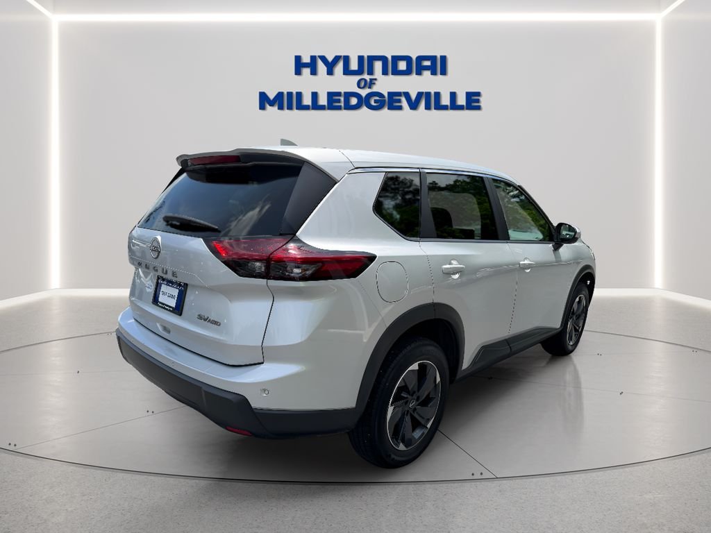 2024 Nissan Rogue SV - Photo 6