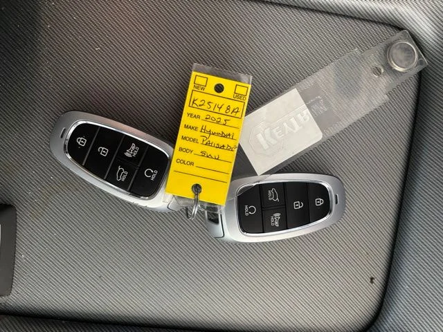 Used 2025 Gray Hyundai SEL Premium image 13